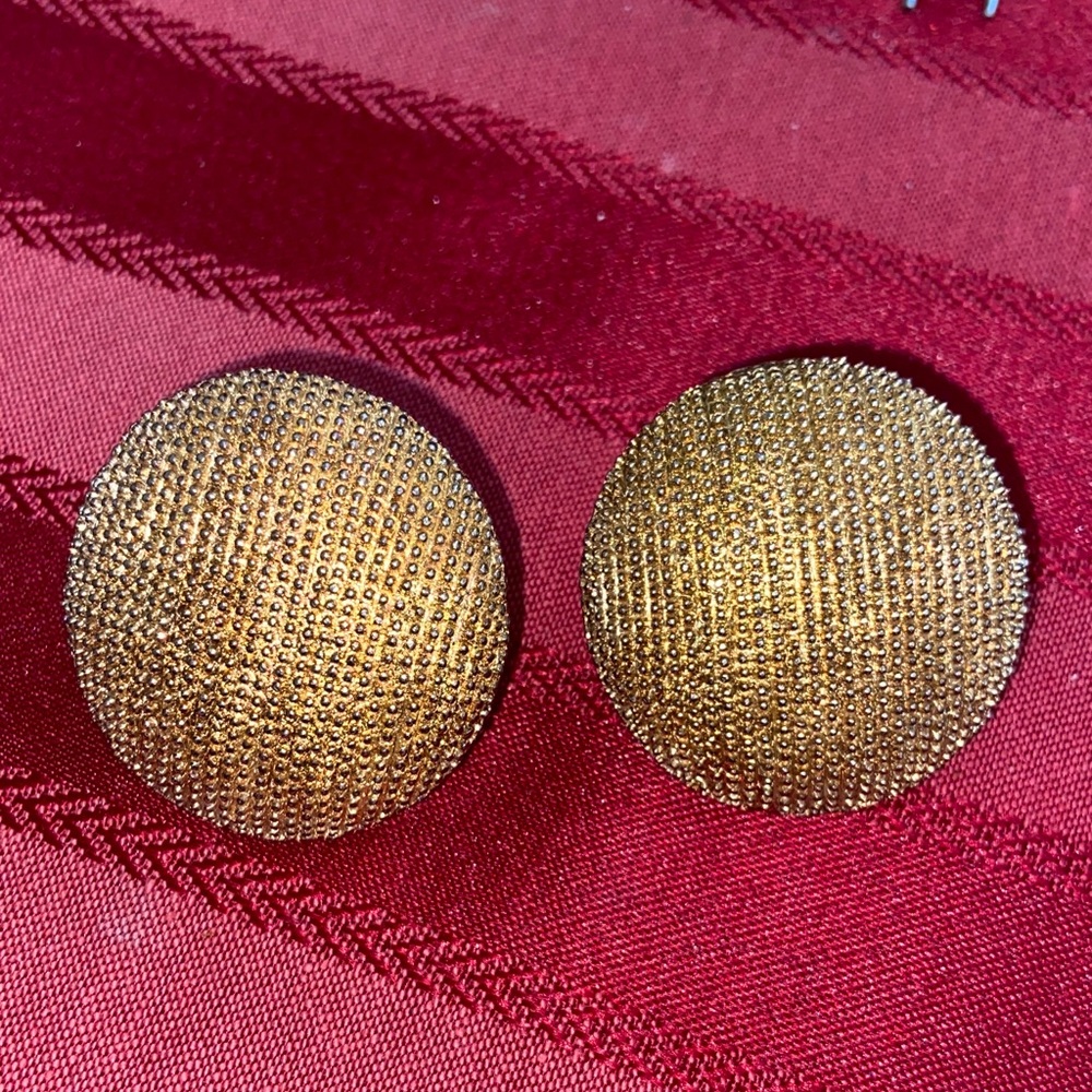 Vintage 80s Gold-Toned Clip On Earrings